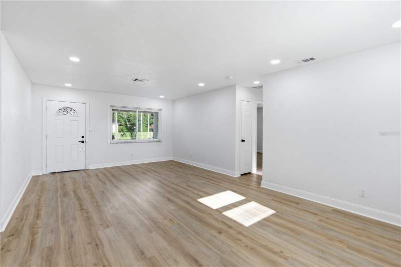 4 bedroom Single Family Residence at 12760 118th Street, Martin Terrace 1st Add, Largo — photo 4
