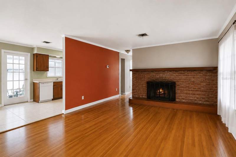 3 bedroom Single Family Residence at 1400 Spartan Avenue, Leesburg Wentzels Sub, Leesburg — photo 5