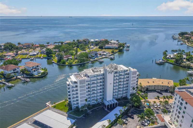2 bedroom Condominium at 1365 Snell Isle Boulevard #6A, Brightwaters Tower Of Snell Isle, St Petersburg — photo 4
