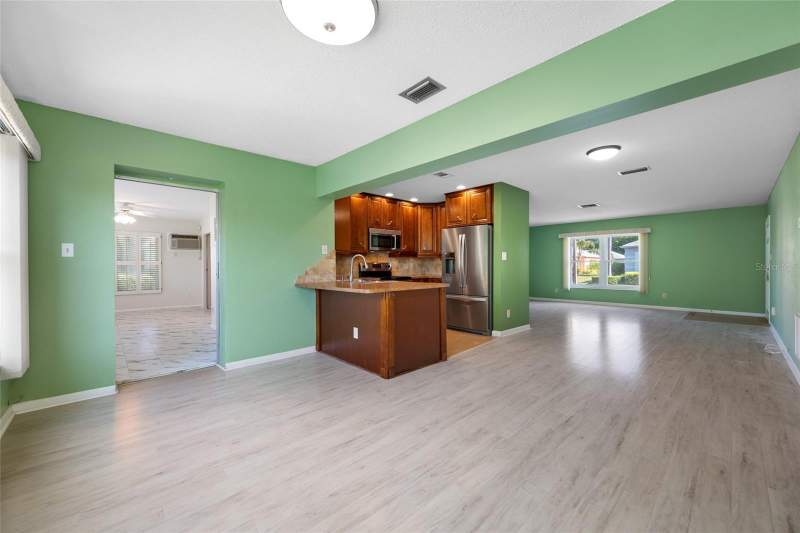 2 bedroom Condominium at 8440 Brentwood Road #8440, Chateaux De Bardmoor, Seminole — photo 5