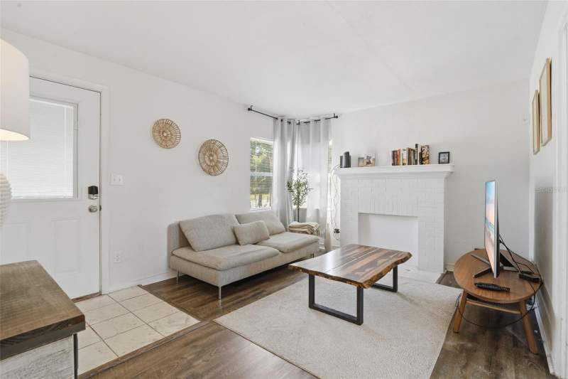3 bedroom Single Family Residence at 102 W KING STREET, MIDWAY ADD, ORLANDO — photo 4