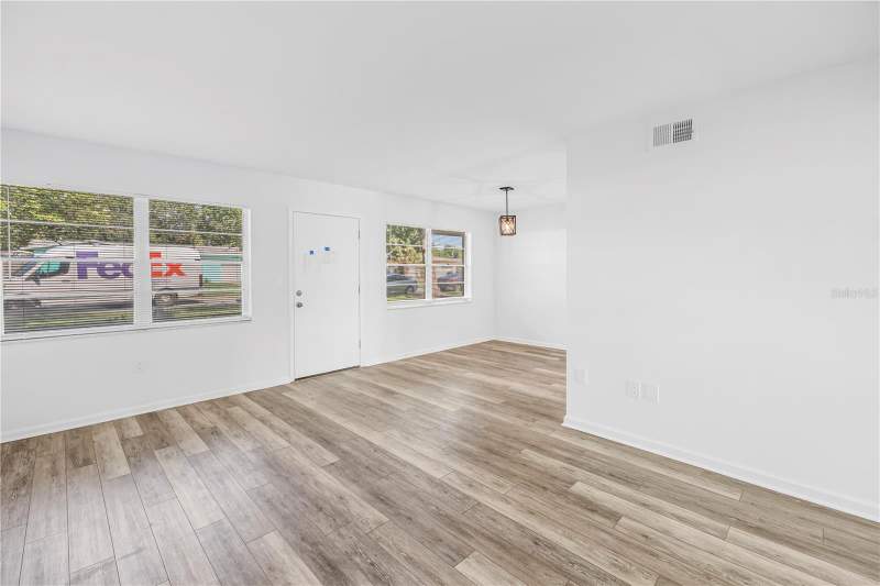 1 bedroom Condominium at 1051 79TH AVENUE #105, GATEWAY SQUARE APTS, ST PETERSBURG — photo 4