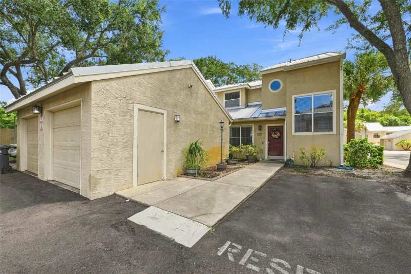 3 bedroom Townhouse at 13017 Lorna Place, Lake Ellen Walk, Tampa — photo 1