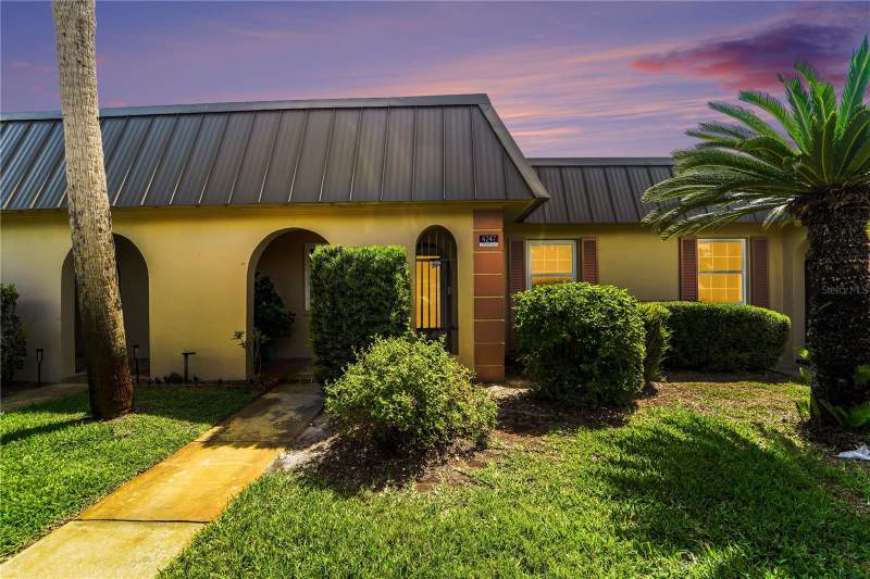 2 bedroom Condominium at 4247 Stratford Drive, Gardens Beacon Square, New Port Richey — photo 2