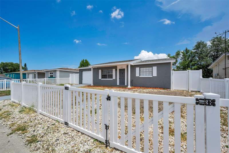 2 bedroom Single Family Residence at 8053 Dedham Drive, The Lakes, Port Richey — photo 3