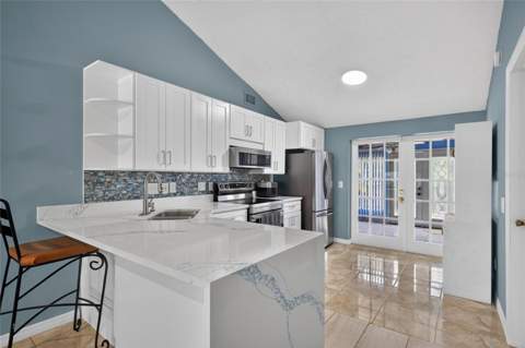 6711 Glen Forest Court, Tampa FL - photo 7 of 45