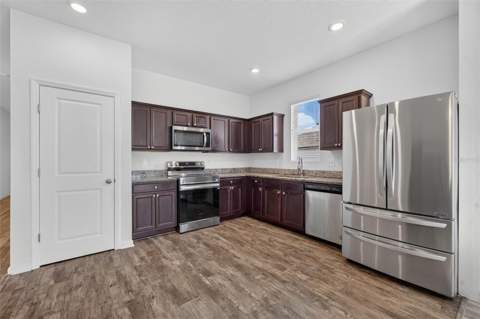16434 Blooming Cherry Drive, Groveland FL - photo 7 of 37