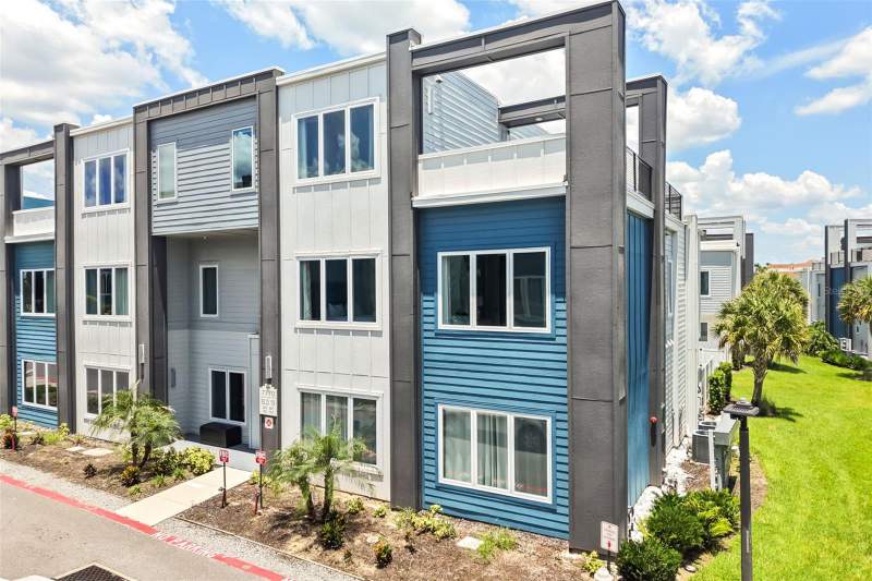Spectrum At Reunion CondoCondos for Sale in Reunion, FL