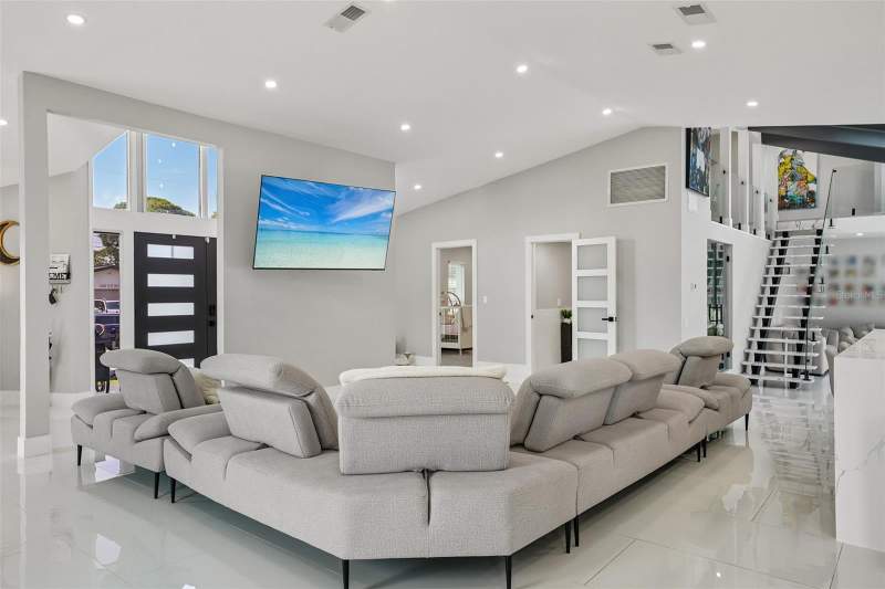 3 bedroom Single Family Residence at 5201 HUNTINGTON STREET, SHORE ACRES EDGEWATER SEC BLKS 7 8 9 10 11 12 & 16, ST PETERSBURG — photo 5