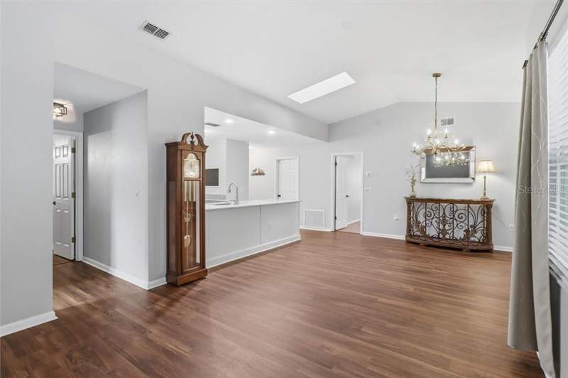 2 bedroom Single Family Residence at 2180 W Learwood Place, Beverly Hills, Beverly Hills — photo 5