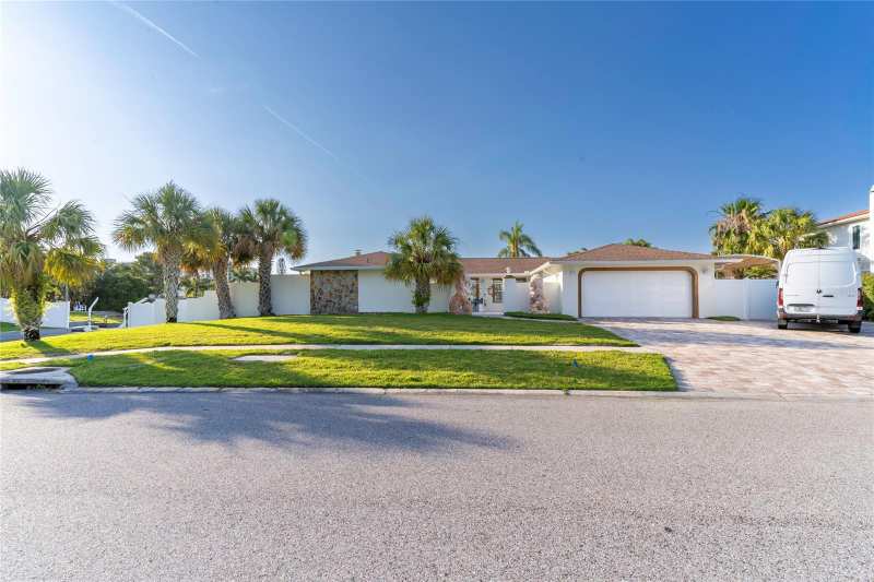 3 bedroom Single Family Residence at 320 Harbor Passage, Island Estate Of Clearwater Units 6D 7A 7C, Clearwater — photo 1