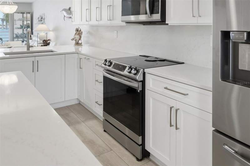 2 bedroom Condominium at 6081 BAHIA DEL MAR CIRCLE #251, BAHIA VISTA UNIT II, ST PETERSBURG — photo 5
