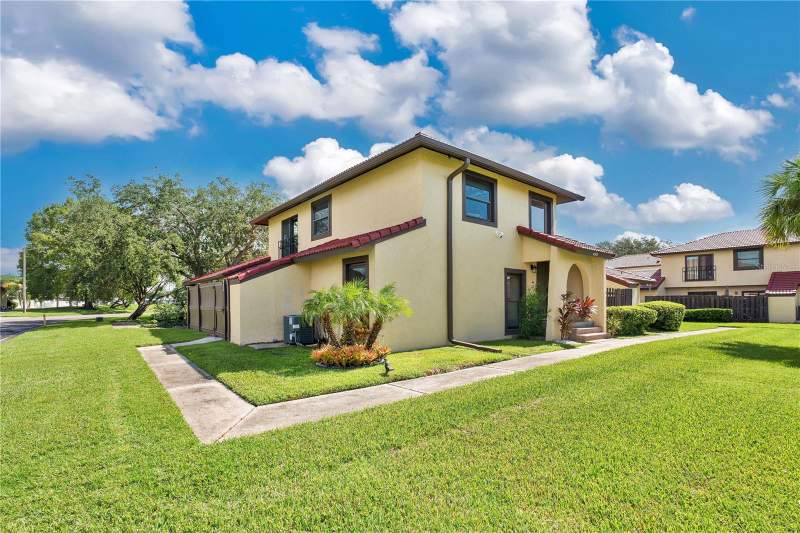 3 bedroom Townhouse at 435 Hunter Circle, Coopersmith Village At Poinciana, Kissimmee — photo 2