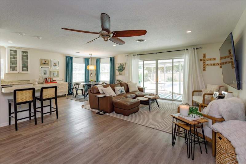4 bedroom Single Family Residence at 2322 Woodcrest Drive, Kenilworth Estates 1st Add, Winter Park — photo 4