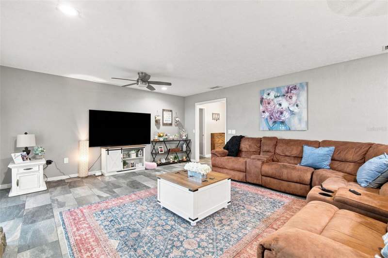 4 bedroom Single Family Residence at 2901 Beagle Place, Hunters Cove Unit 2, Seffner — photo 5