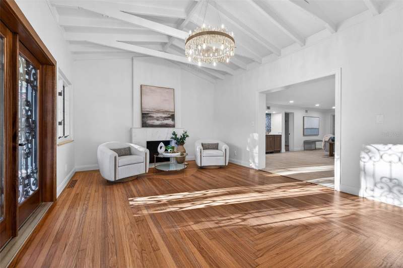 5 bedroom Single Family Residence at 1222 Brightwaters Boulevard, Snell Isle Brightwaters Sec 2, St Petersburg — photo 5