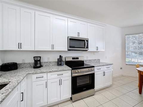7788 Basnett Circle, Kissimmee FL - photo 9 of 99