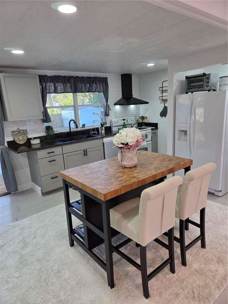3 bedroom Manufactured Home at 1846 Fruitland Park Boulevard, Fla Fruitland Park Trop Homesites, Fruitland Park — photo 3