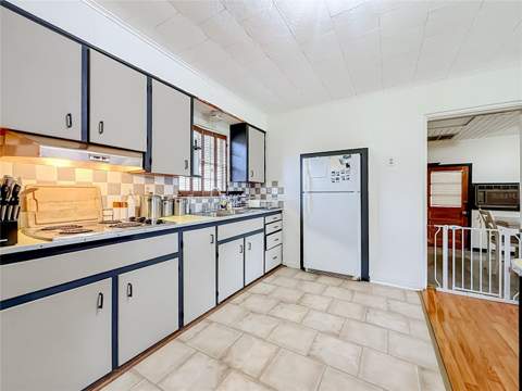 36707 Eden Street, Zephyrhills FL - photo 15 of 57