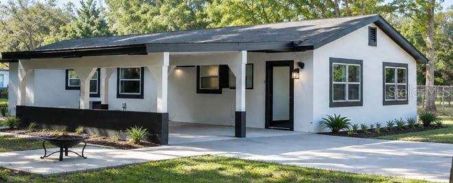 3 bedroom Single Family Residence at 334 W Beresford Road, Deland, Deland — photo 1