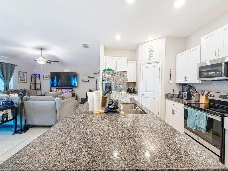 3 bedroom Single Family Residence at 13360 Willow Bluestar Loop, South Fork Tr V Ph 2, Riverview — photo 3