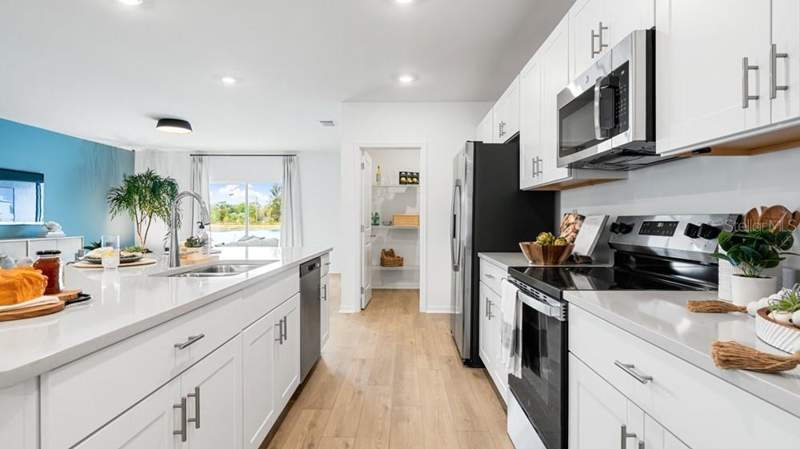 4 bedroom Single Family Residence at 220 Streamwater Way, Waterstone, Groveland — photo 5