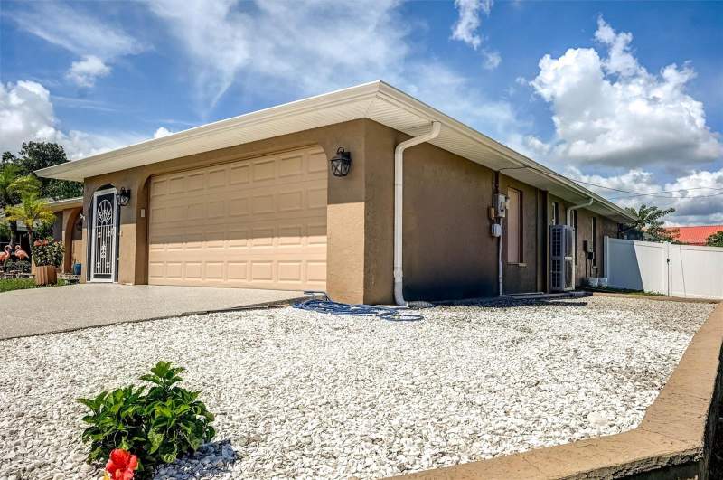 3 bedroom Single Family Residence at 726 Calvert Avenue, Port Charlotte Sec 008, Port Charlotte — photo 3