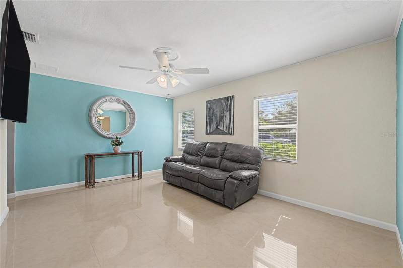 3 bedroom Single Family Residence at 6704 S Gabrielle Street, Tropical Pines, Tampa — photo 3