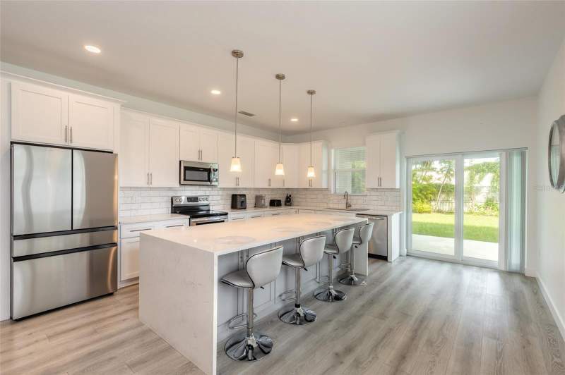3 bedroom Single Family Residence at 2625 Travelers Palm Drive, Florida Shores 01, Edgewater — photo 2