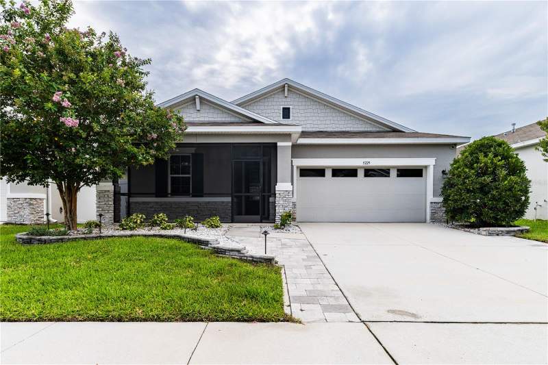 4 bedroom Single Family Residence at 5229 Meadow Song Drive, Spring Creek, Okahumpka — photo 3