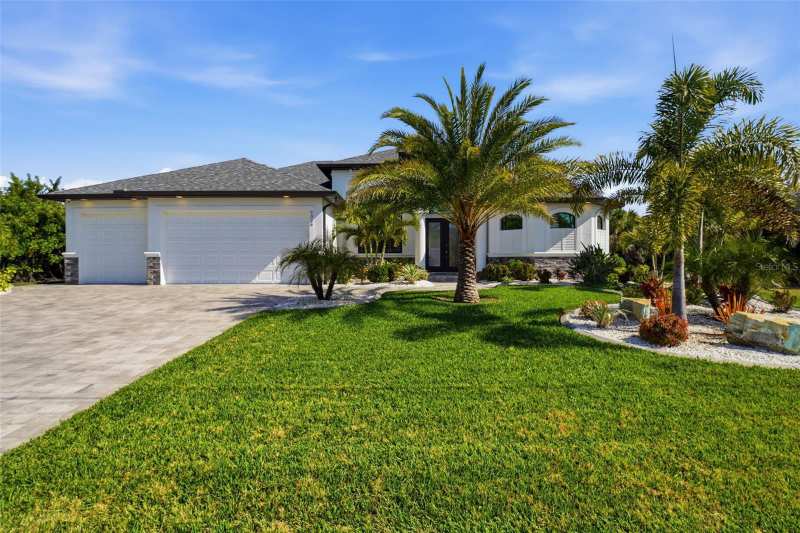 3 bedroom Single Family Residence at 9326 Panama Circle, Port Charlotte Sec 071, Port Charlotte — photo 1