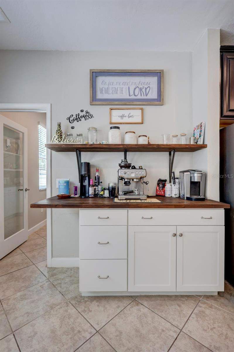 5 bedroom Single Family Residence at 11911 Twilight Darner Place, Enclave At Boyette Ph 2, Riverview — photo 5