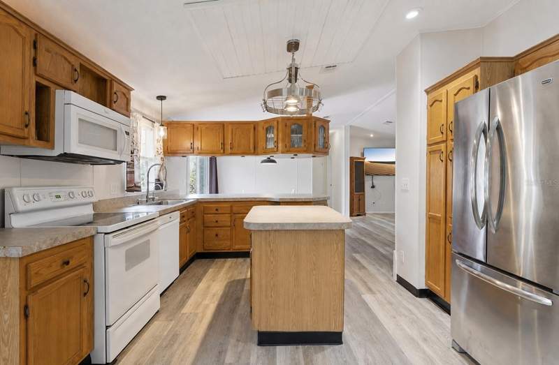 3 bedroom Manufactured Home at 37526 Quail Ridge Circle, Quail Ridge Estates First Add, Leesburg — photo 4