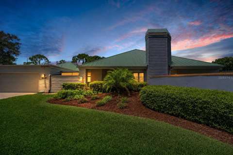 10479 Longwood Drive, golf community for sale in Seminole