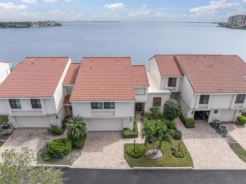 3 bedroom Condominium at 5668 Escondida Boulevard, Playa Escondida Condo, St Petersburg — photo 2
