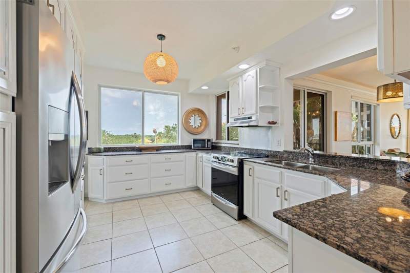 2 bedroom Condominium at 4737 DOLPHIN CAY LANE #401, DOLPHIN CAY BERMUDA, ST PETERSBURG — photo 4