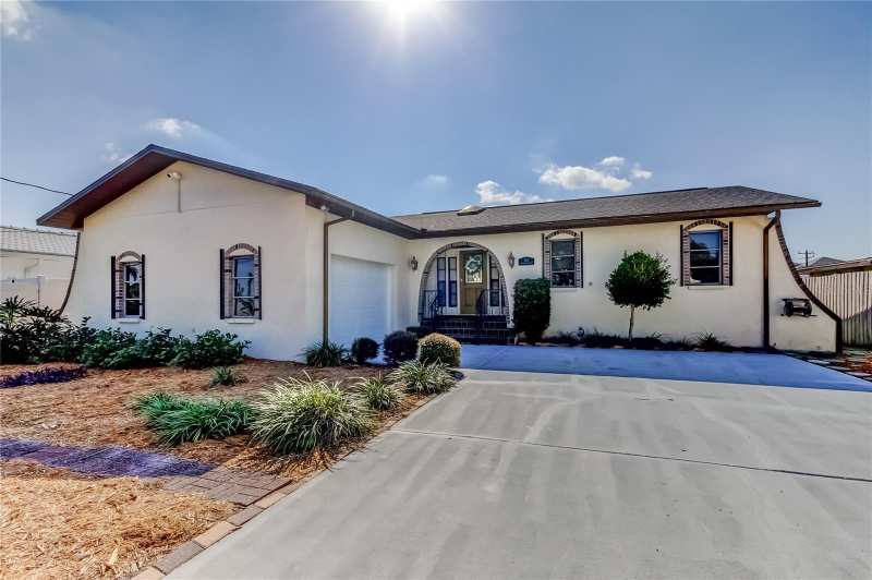3 bedroom Single Family Residence at 212 Westwinds Drive, Baywood Village, Palm Harbor — photo 1