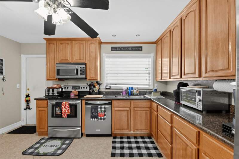 3 bedroom Single Family Residence at 4165 Rolling Springs Drive, Carrollwood Spgs Unit 1, Tampa — photo 5