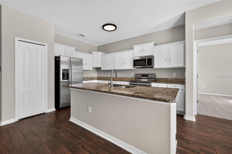 4 bedroom Single Family Residence at 14013 Hollow Leaf Place, Shady Creek Preserve Ph 1, Riverview — photo 5