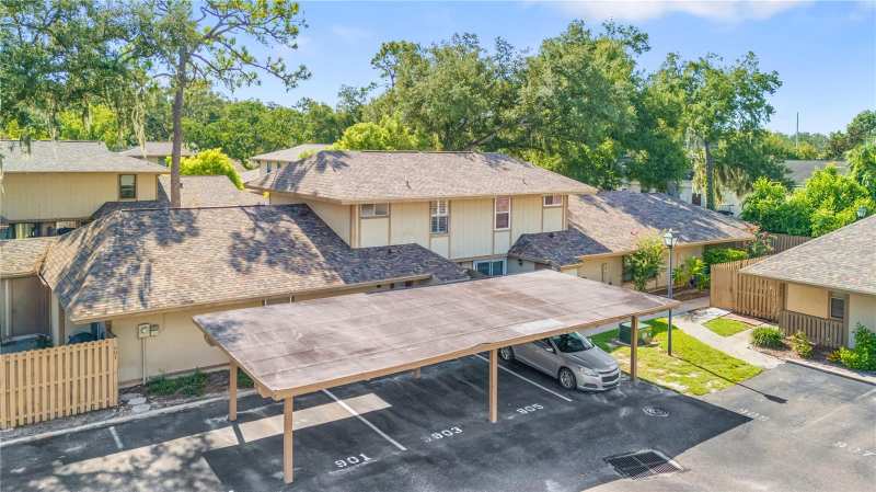 2 bedroom Townhouse at 903 Buck Court, Buckhorn Creek Unit 1, Brandon — photo 1