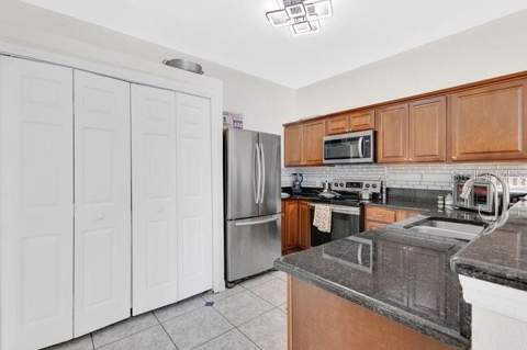 1057 Universal Rest Place, Kissimmee FL - photo 14 of 36