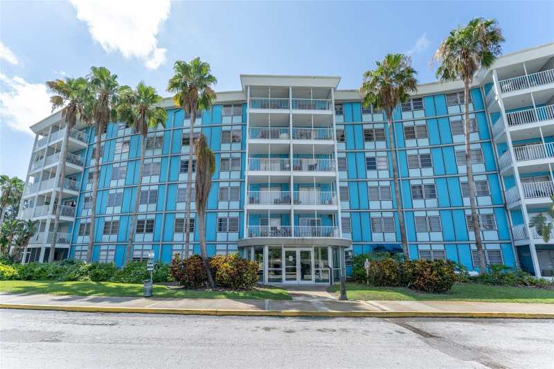 2 bedroom Condominium at 3315 58th Avenue #416, Wave The Condo, St Petersburg — photo 1