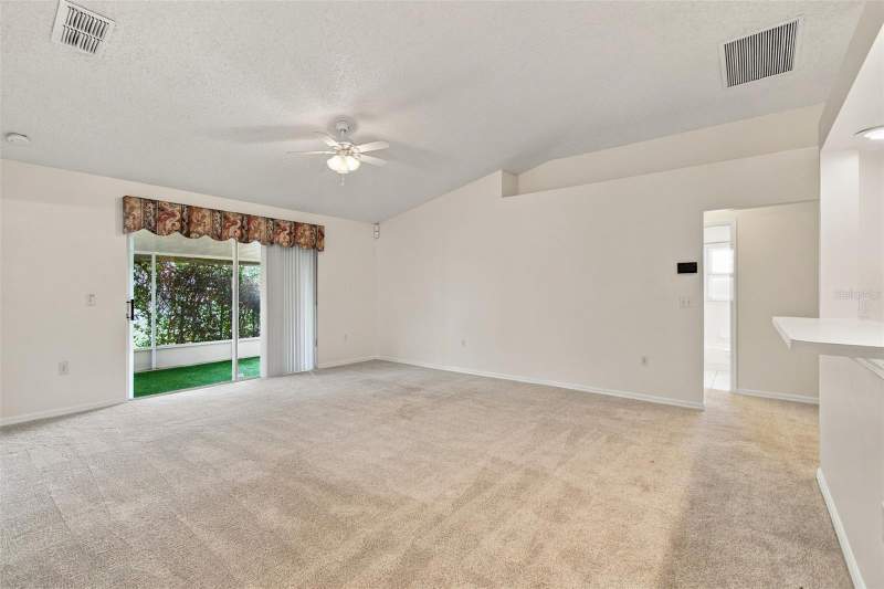 3 bedroom Single Family Residence at 610 Lakemont Drive, Lakemont Hills Ph II, Brandon — photo 5