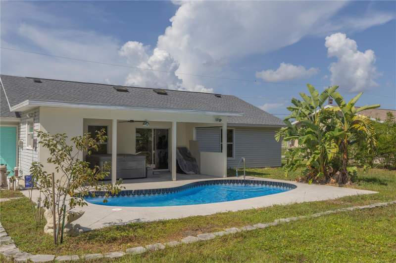 2 bedroom Single Family Residence at 10453 Greenway Avenue, Port Charlotte Sec 064, Englewood — photo 4