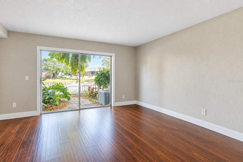 2 bedroom Townhouse at 13741 Juniper Blossom Drive, Whispering Oaks, Tampa — photo 4