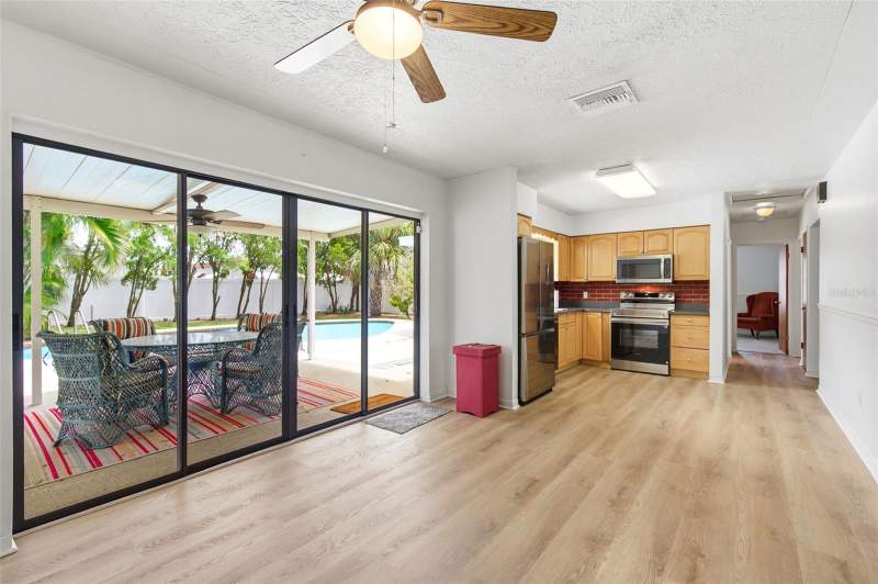 2 bedroom Single Family Residence at 10651 125th Avenue, Esquire Estates, Largo — photo 5