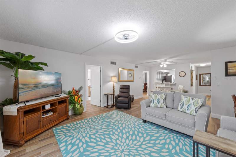 2 bedroom Condo - Hotel at 7104 Nantucket Circle #3, Foxmoor 02 Condo Ph 01-09, North Fort Myers — photo 5