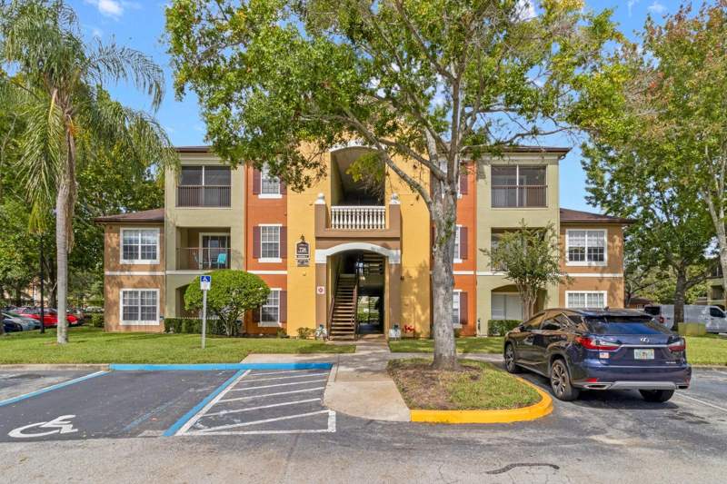Crest Waterford Lakes