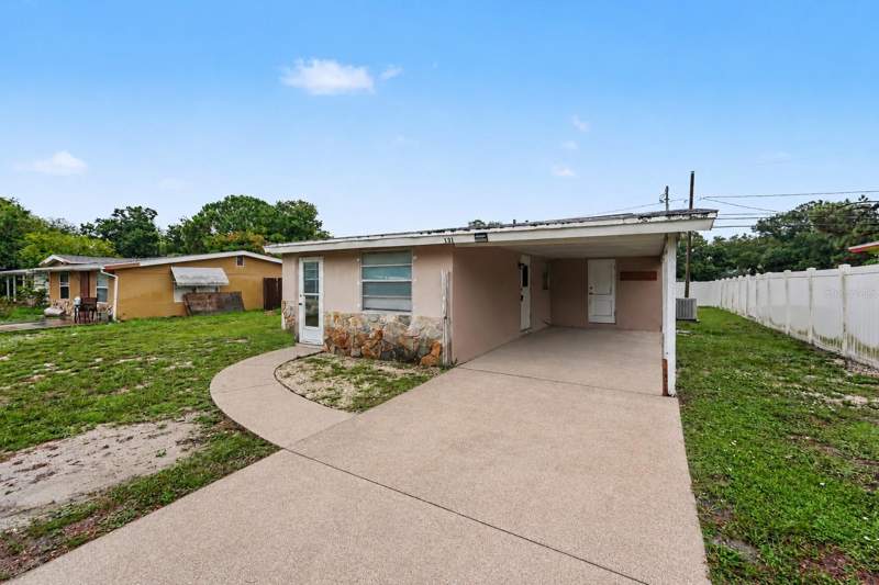 3 bedroom Single Family Residence at 131 Emerald Lane, Village Green Sub, Largo — photo 2