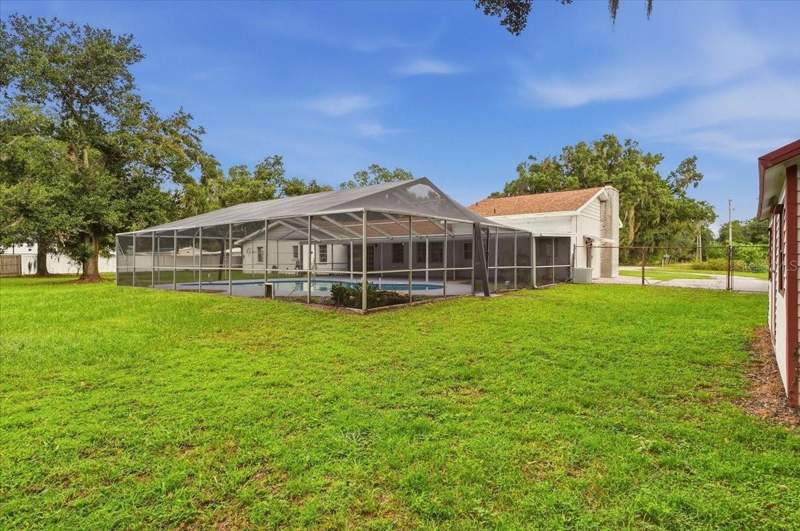 5 bedroom Single Family Residence at 2925 McGee Road, Plant City, Plant City — photo 5